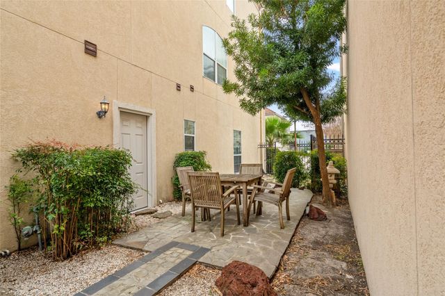 7118 Windwater Parkway N, Houston, TX 77036