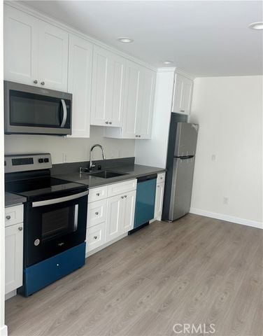 24206 Saint Edens, West Hills (los Angeles), CA 91307