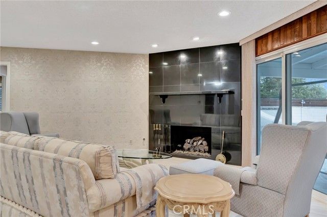 24206 Saint Edens, West Hills (los Angeles), CA 91307