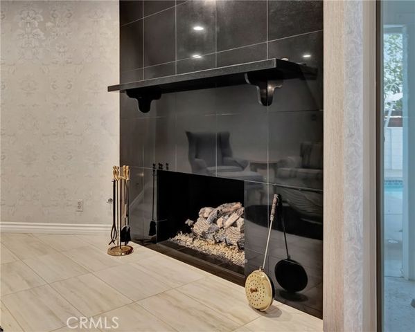 24206 Saint Edens, West Hills (los Angeles), CA 91307