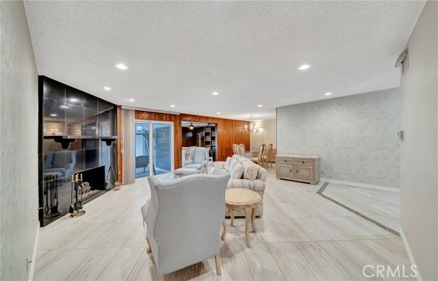 24206 Saint Edens, West Hills (los Angeles), CA 91307