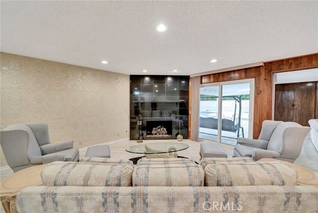 24206 Saint Edens, West Hills (los Angeles), CA 91307