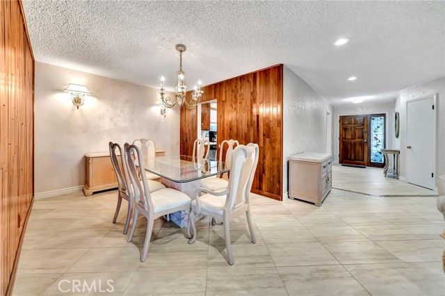 24206 Saint Edens, West Hills (los Angeles), CA 91307