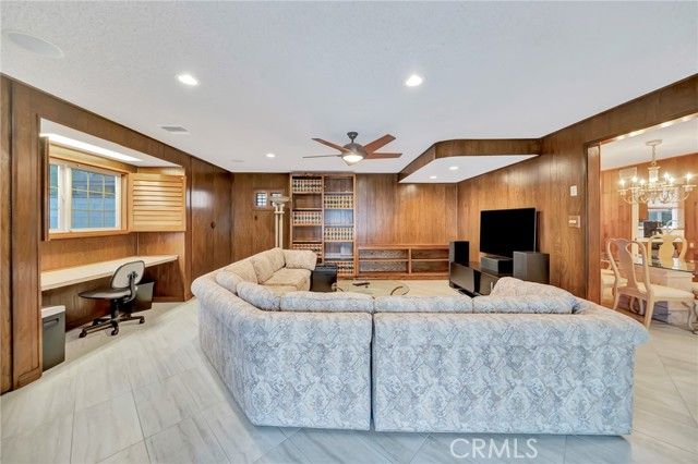 24206 Saint Edens, West Hills (los Angeles), CA 91307