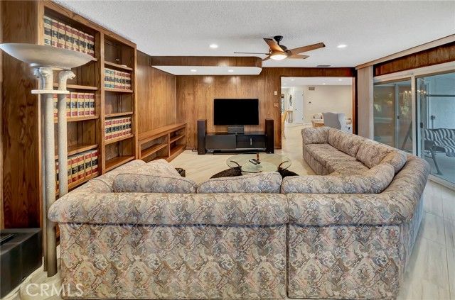 24206 Saint Edens, West Hills (los Angeles), CA 91307