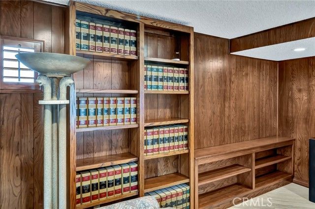 24206 Saint Edens, West Hills (los Angeles), CA 91307