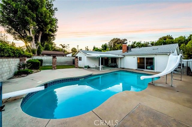 24206 Saint Edens, West Hills (los Angeles), CA 91307