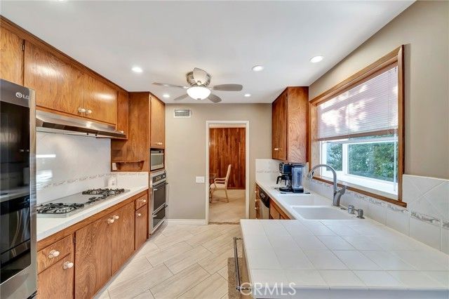 24206 Saint Edens, West Hills (los Angeles), CA 91307