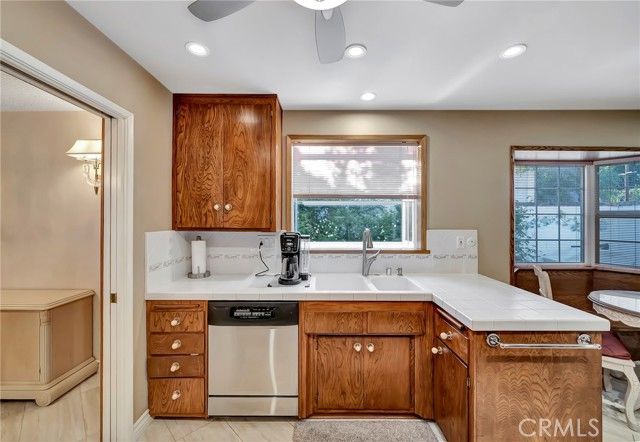 24206 Saint Edens, West Hills (los Angeles), CA 91307