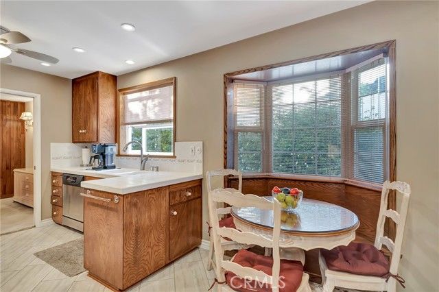 24206 Saint Edens, West Hills (los Angeles), CA 91307