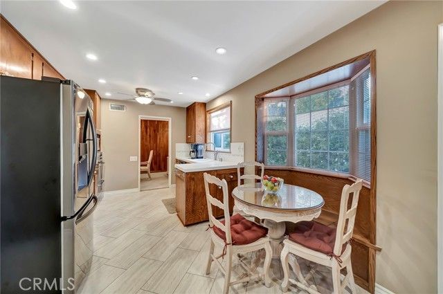 24206 Saint Edens, West Hills (los Angeles), CA 91307