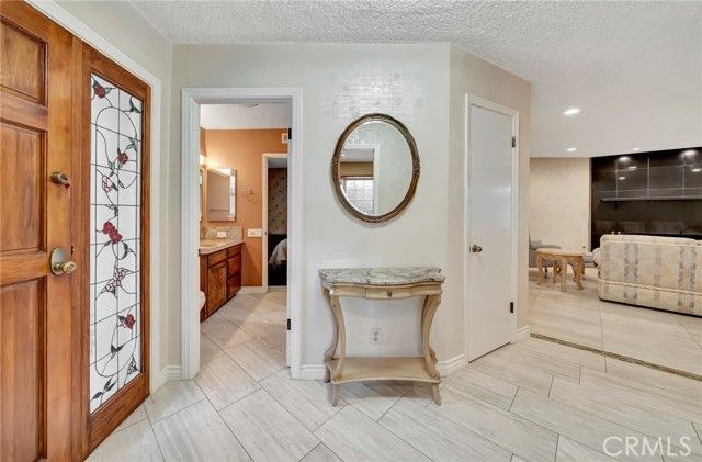 24206 Saint Edens, West Hills (los Angeles), CA 91307