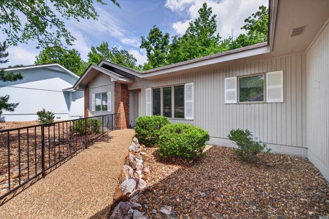 15 Playa Place, Hot Springs Village, AR 71909