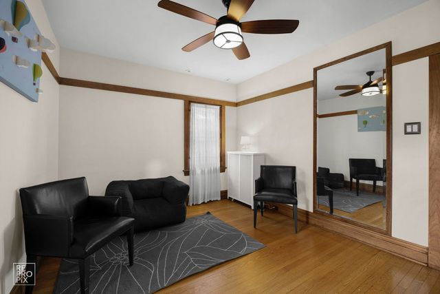 229 S Ridgeland Avenue, Oak Park, IL 60302