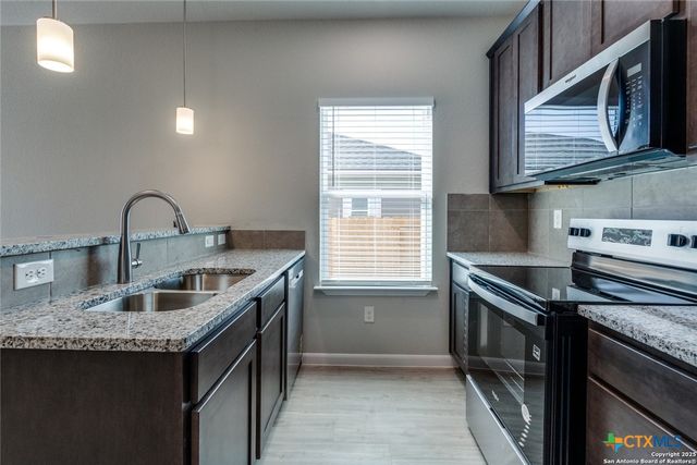 404 Trefger Street, Seguin, TX 78155