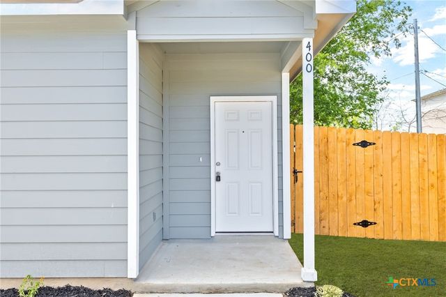 404 Trefger Street, Seguin, TX 78155