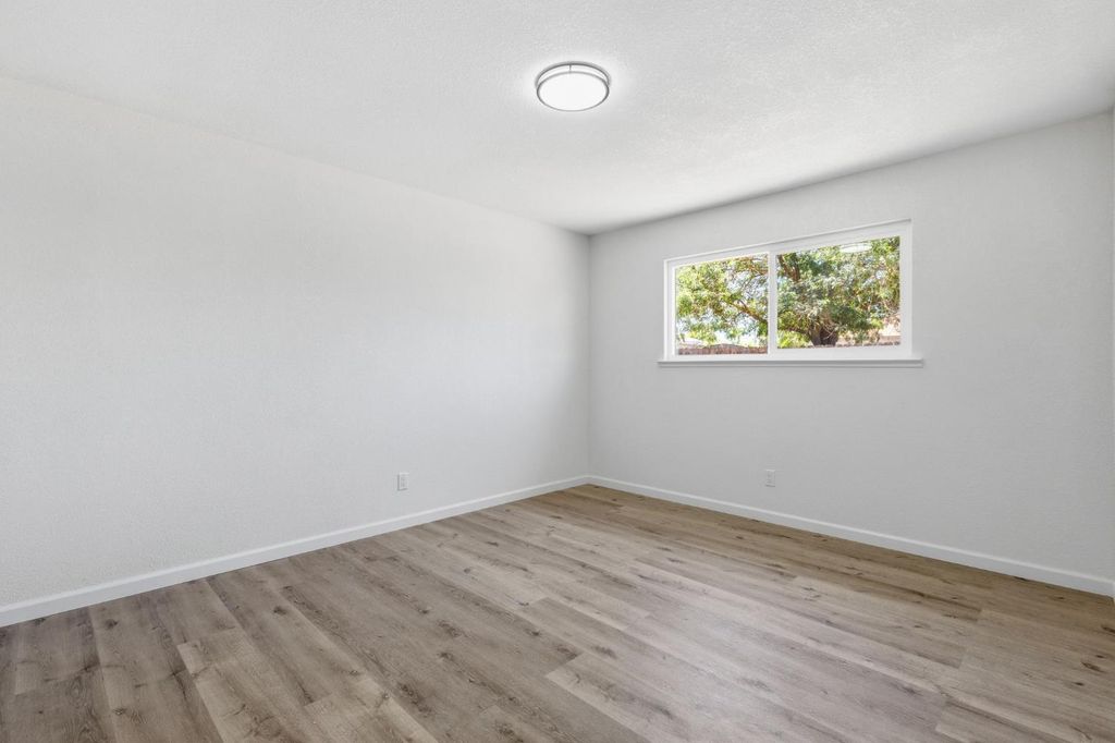 Image 16 of property listing at 1850 Phoenix Way, Merced, CA 95348
