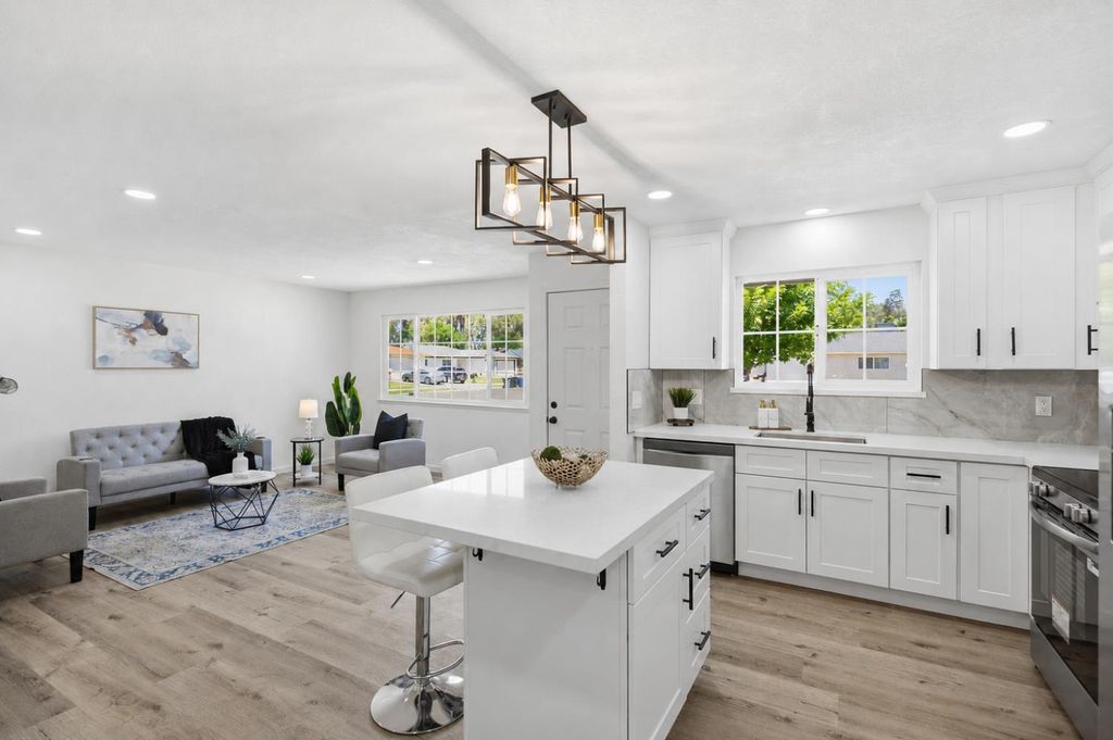 Image 2 of property listing at 1850 Phoenix Way, Merced, CA 95348