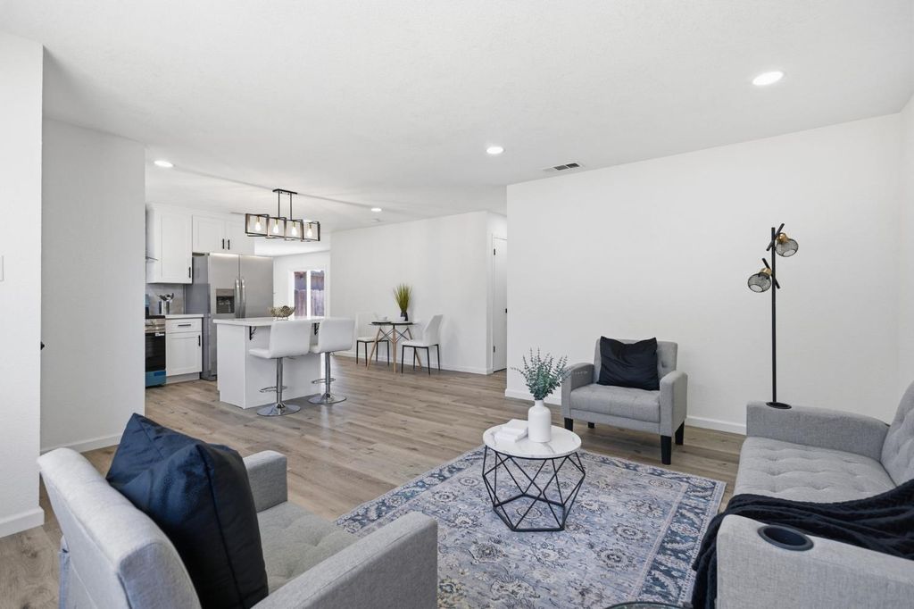 Image 4 of property listing at 1850 Phoenix Way, Merced, CA 95348