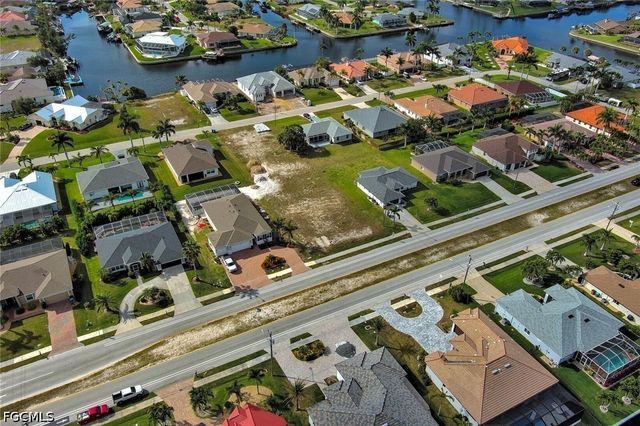 4122 Oasis BLVD, Cape Coral, FL 33914