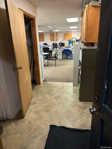 15819 Schoolcraft Street, Detroit, MI 48227