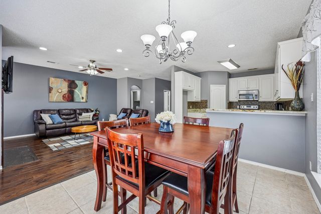 1910 Bentwood Court, Grapevine, TX 76051