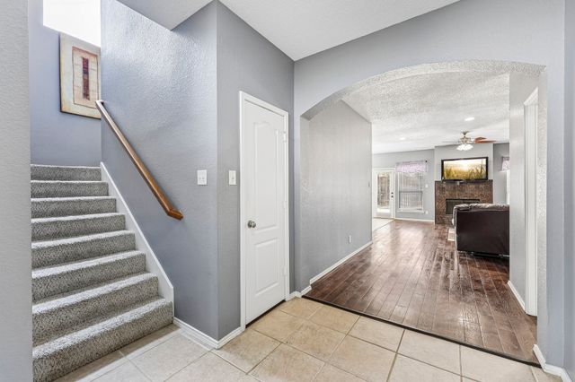 1910 Bentwood Court, Grapevine, TX 76051