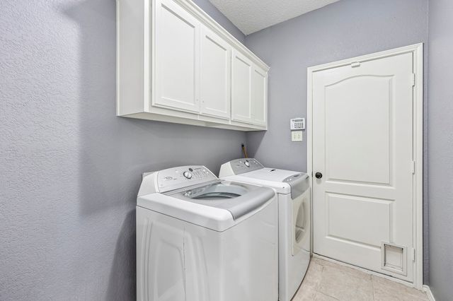 1910 Bentwood Court, Grapevine, TX 76051