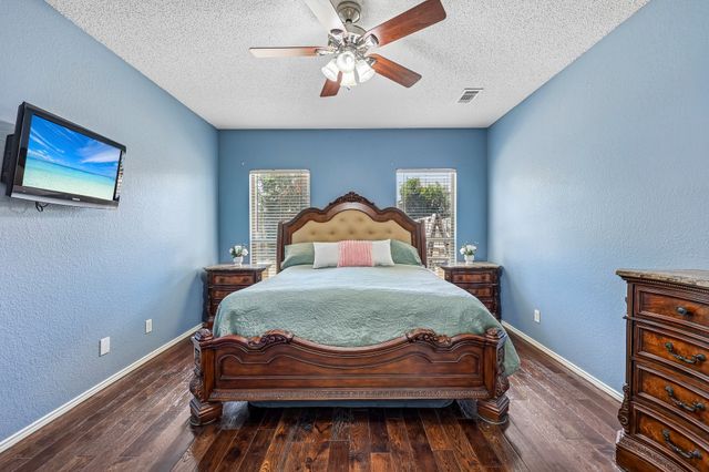1910 Bentwood Court, Grapevine, TX 76051