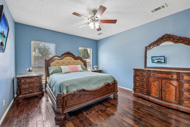 1910 Bentwood Court, Grapevine, TX 76051