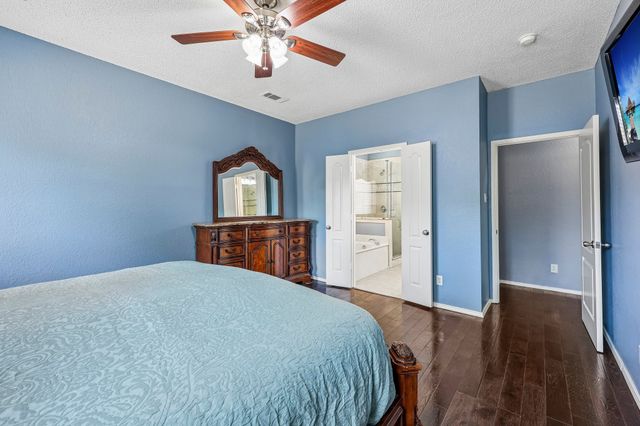 1910 Bentwood Court, Grapevine, TX 76051