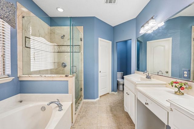 1910 Bentwood Court, Grapevine, TX 76051