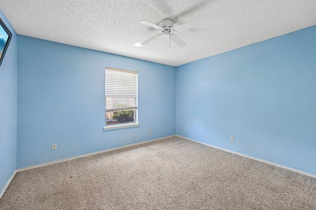1910 Bentwood Court, Grapevine, TX 76051