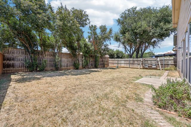 1910 Bentwood Court, Grapevine, TX 76051