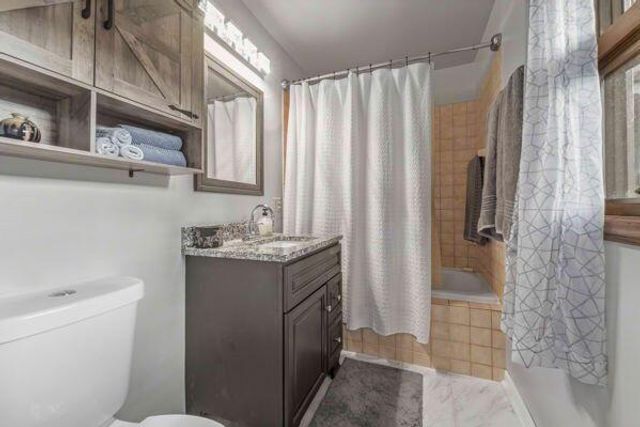 3606 E Norport DRIVE, Port Washington, WI 53074