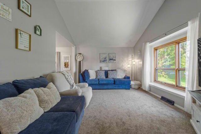 3606 E Norport DRIVE, Port Washington, WI 53074