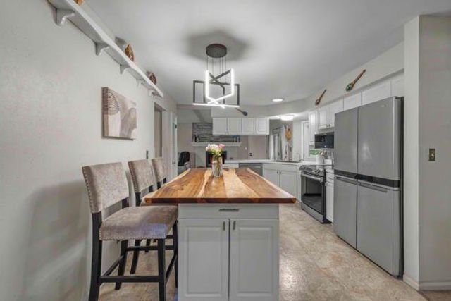 3606 E Norport DRIVE, Port Washington, WI 53074