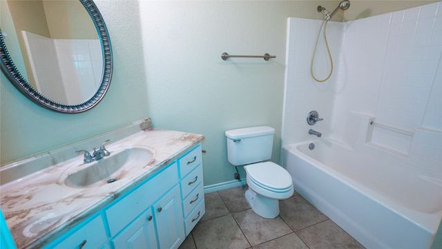 323 Texas Street, Pottsboro, TX 75076