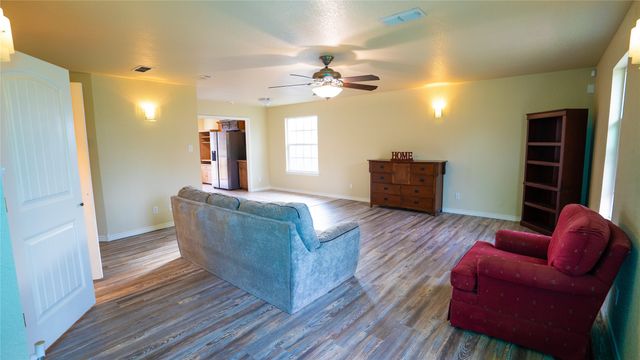 323 Texas Street, Pottsboro, TX 75076