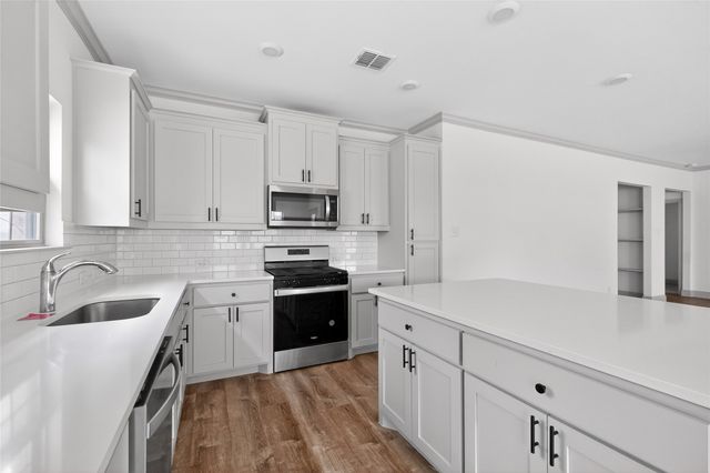 415 Cyprus Grove Drive, Lavon, TX 75166