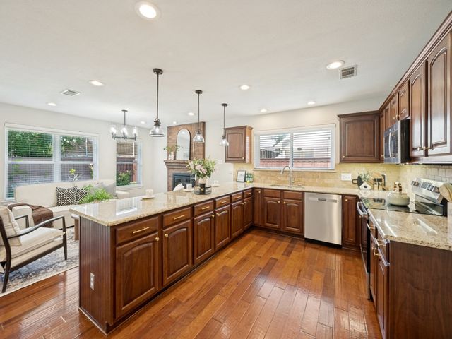 2514 Meadowview Drive, Corinth, TX 76210