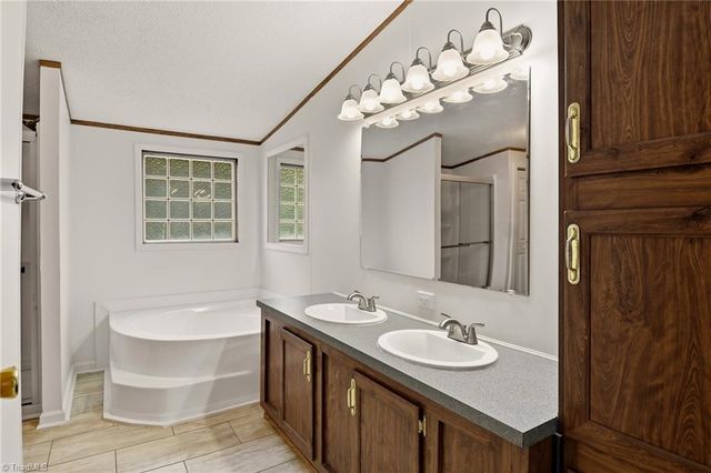 2430 Simerson Road, Linwood, NC 27299