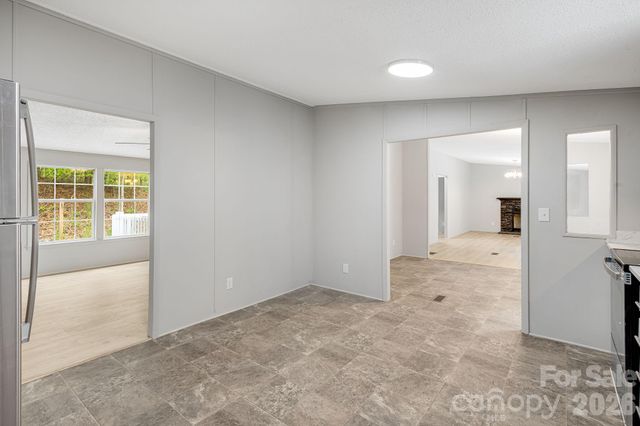 90 High Point Road, Weaverville, NC 28787