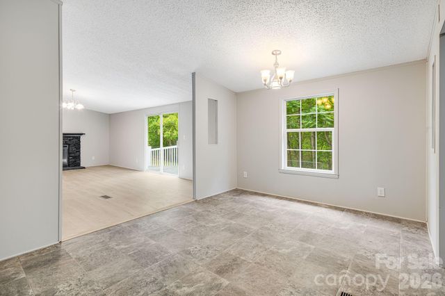 90 High Point Road, Weaverville, NC 28787