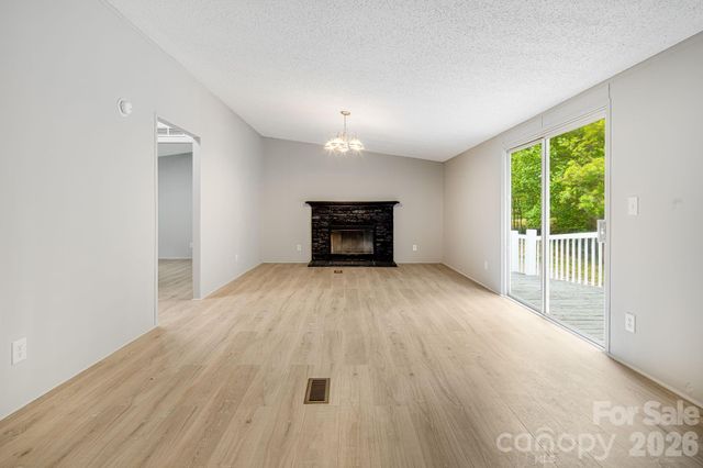 90 High Point Road, Weaverville, NC 28787
