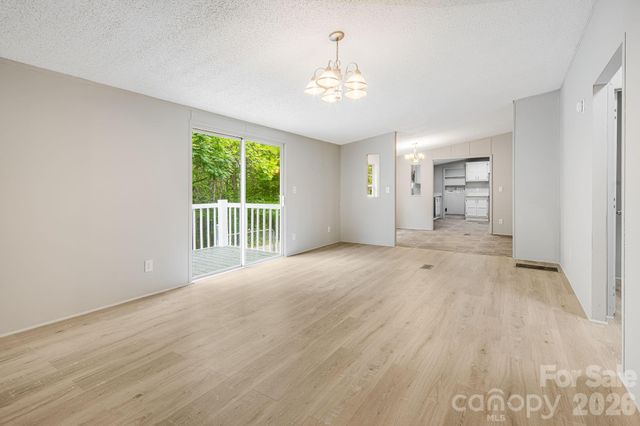 90 High Point Road, Weaverville, NC 28787