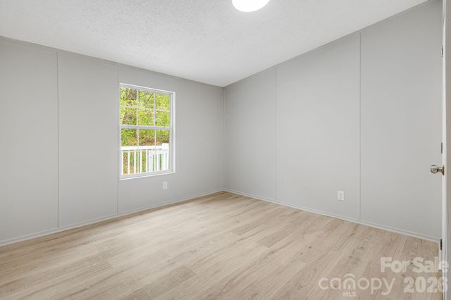 90 High Point Road, Weaverville, NC 28787