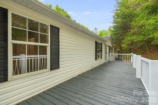 90 High Point Road, Weaverville, NC 28787