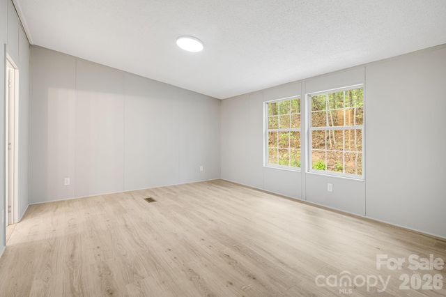 90 High Point Road, Weaverville, NC 28787