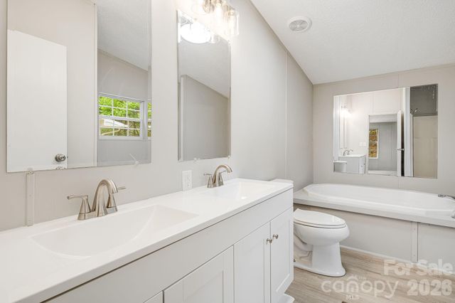 90 High Point Road, Weaverville, NC 28787